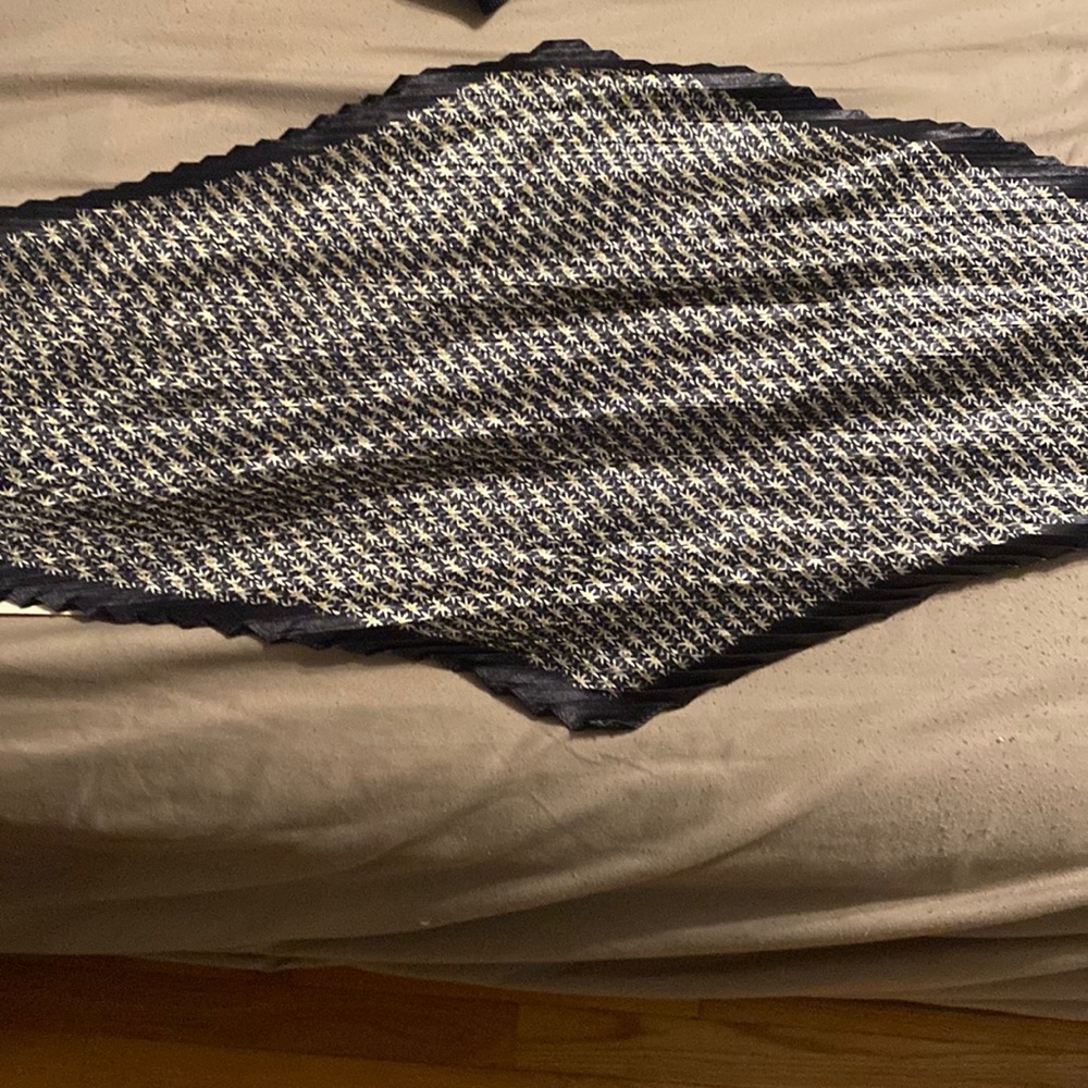 Women’s scarf